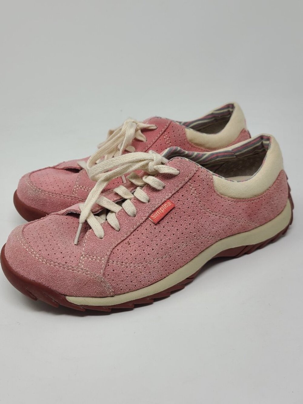 Simple size 6 pink suede shoes sneakers lace up